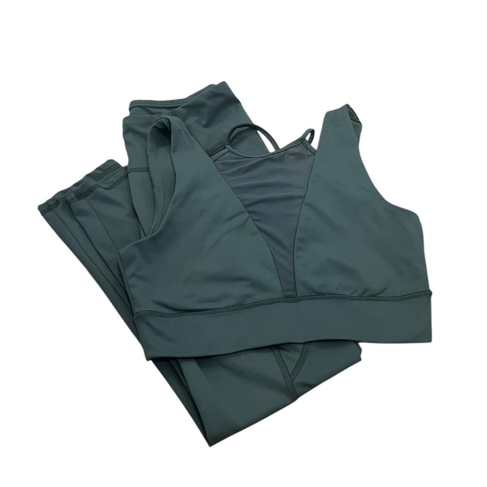 Women's Workout Set in Hunter Green